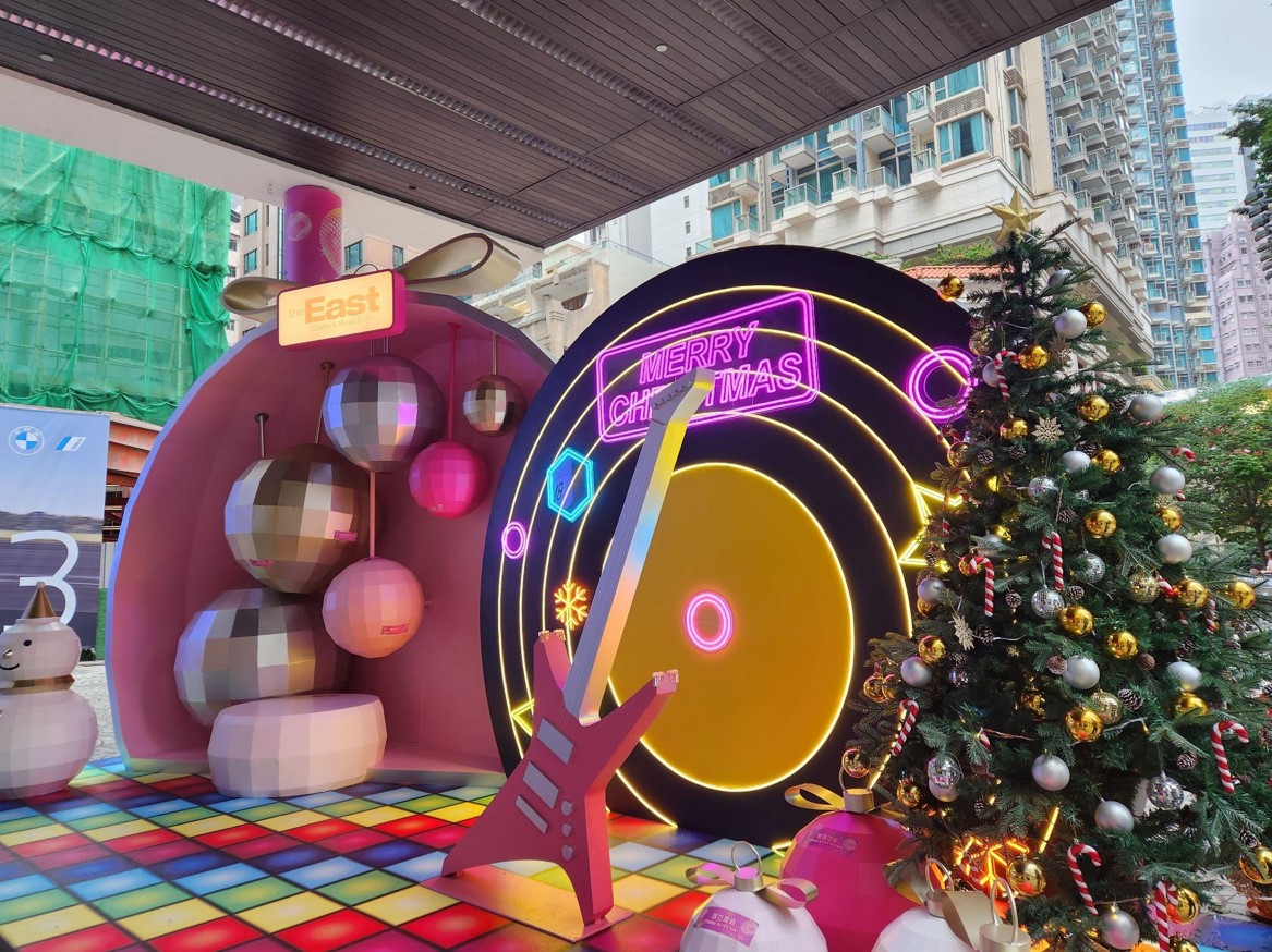 Brighten Your Holidays: Prelit Christmas Trees