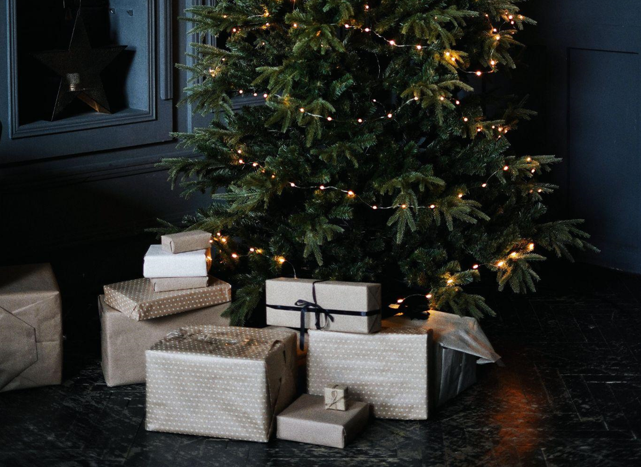 A Guide to Choosing the Perfect Flocked Christmas Tree